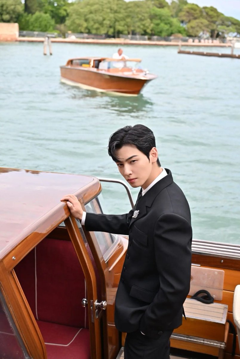 CHA EUNWOO 차은우 INTERNATIONAL tweet media