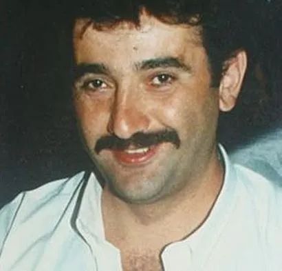 OpferNaziGewalt's tweet photo. 15.06.05, München: Theodoros Boulgarides wird in seinem Geschäft mit drei Kopfschüssen durch den NSU ermordet. Hintergründe: https://t.co/uTGg9eMzTj #KeinVergessen https://t.co/hL4Z3gHIL8
