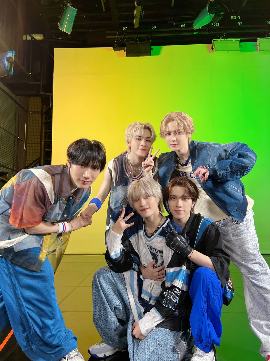 WayV tweet media