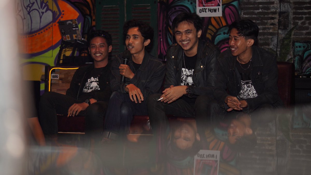 JailBreakerrr's tweet photo. YOUTH HAS NO END sudah rilis dan dinikmati di bandcamp jailbreaker https://t.co/dHKYZKpeeP Dinikmati monggo!!!
#jailbreaker #youthhasnoend #punk #yogyakarta https://t.co/0hY7lRvMJ9