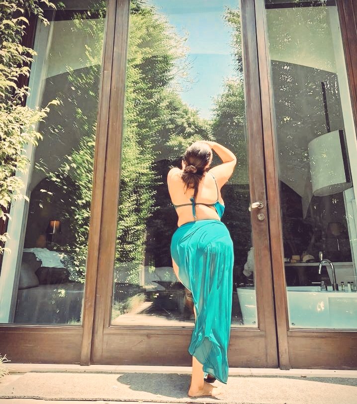 ayeshaholes's tweet photo. Frontend or backend 👅 https://t.co/NtKKy74CZJ