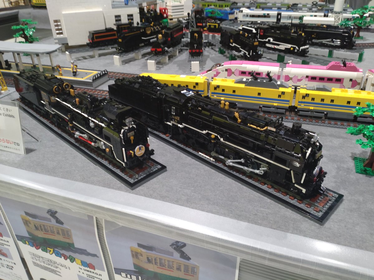 京都鉄道博物館、本館2階に関西LT会の皆さんのレゴの凄い車輌たちが並んでいます。圧巻です！！
今、旬のドクターイエローやサロンカーなにわも。