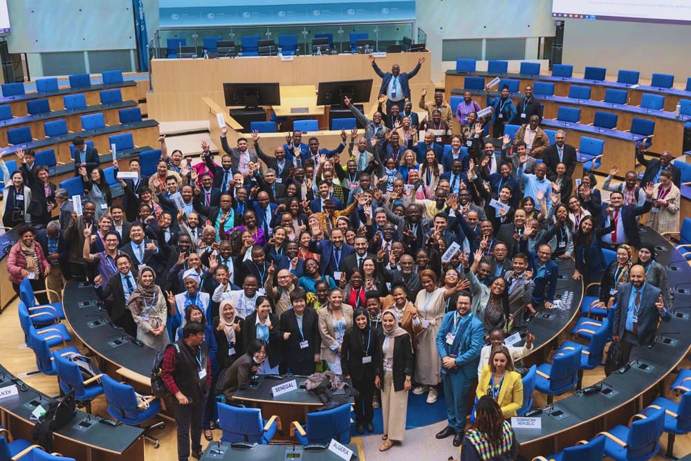 oiseaulibre3's tweet image. It was great to be negotiating again for MWP, Article 6 and part of GST. 

Slow multilateral progress but we are at it. Few things are clear, emissions avoidance moving out of 6 unless reconsidered again. 

#climatechange #mitigation #carbonmarkets #cleanenergy #multilateralism