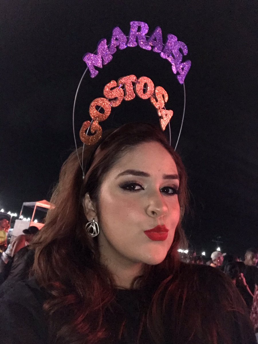 loucapormarilia's tweet photo. Com a tiara da maior go solo desse site @bregamendonca https://t.co/GIhsVp1wRO