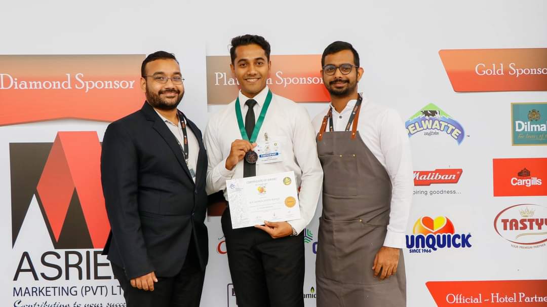 Chathurangar01's tweet photo. Proud to have competed at the #Tea, #Coconut, and #Spice Culinary #Challenge 2024 held at the  BMICH in Colombo. Honored to receive a #BronzeMedal in the C2 #Coconut #Mocktail category.  #World_Associatio_of_Chef_Societies https://t.co/IH5IeXCNmC