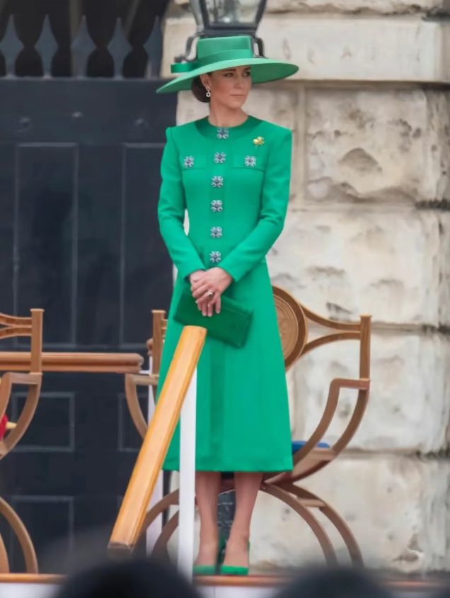 danilloabreu13's tweet image. Tomorrow  ❤️👸🏼👑

#Princessofwales  #TroopingtheColor