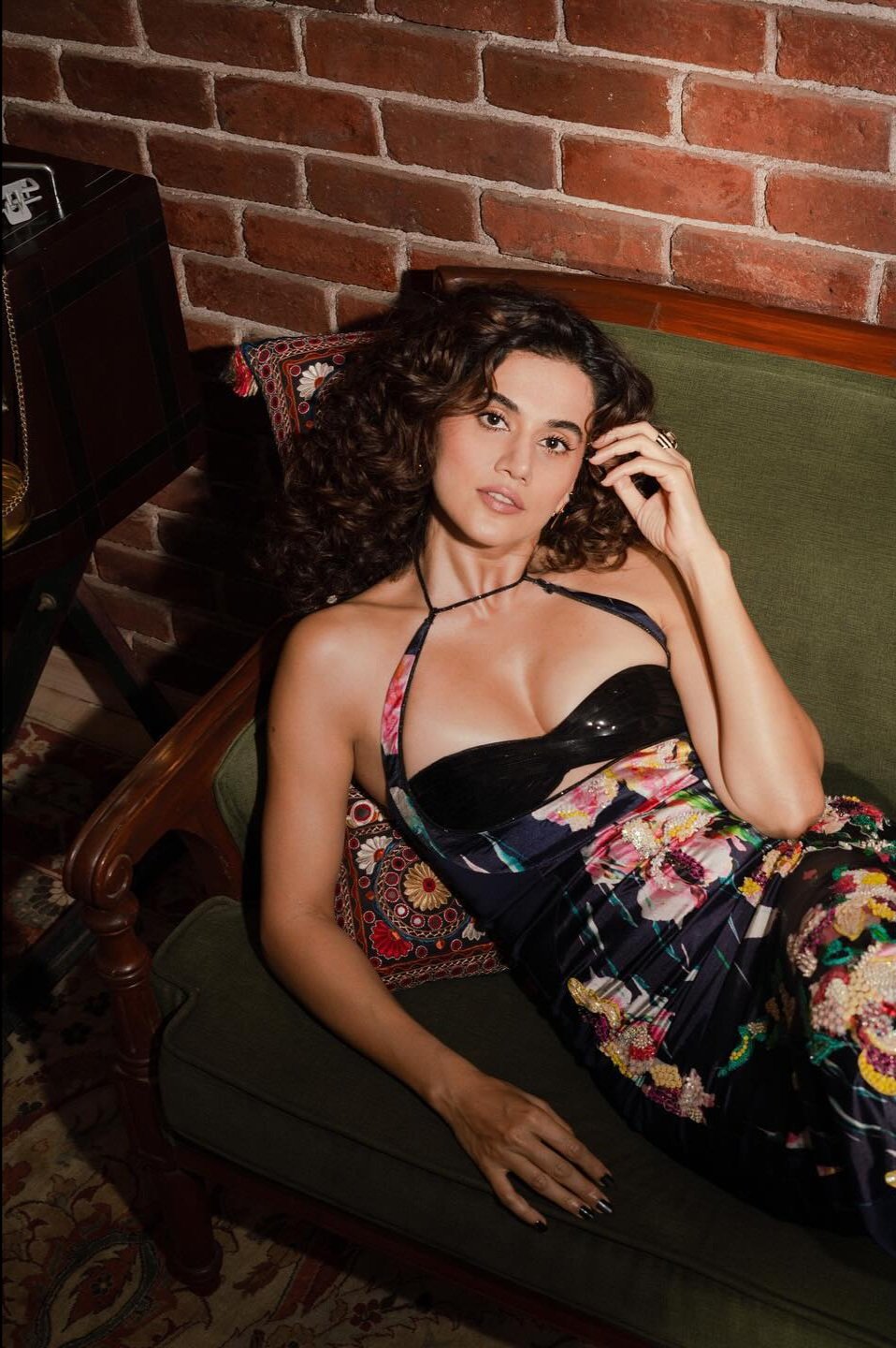 GQFAsvdbEBUFlKp?format=jpg&name=large