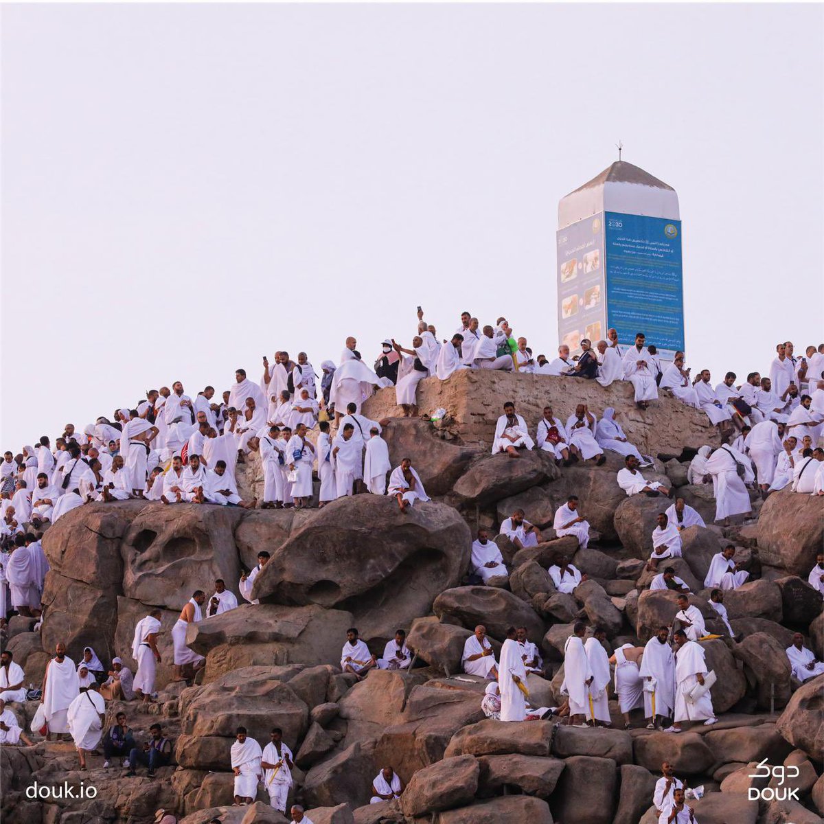 من دعاء النبى صلى الله عليه وسلم فى #يوم_عرفة 

" اللهم آتنا فى الدنيا حسنة وفى الآخرة حسنة وقنا عذاب النار، رب اغفر وارحم وعفوا عما تعلم إنك الأعز الأكرم". 

جميع لقطات #الحج متاحة للتحميل في مكتبة دوك 🕋🤍.

📷 : اسماعيل التميمي
