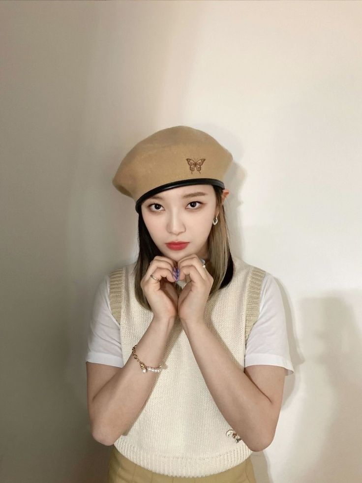 matching hair 🖤🤍
#윤산하/#문수아