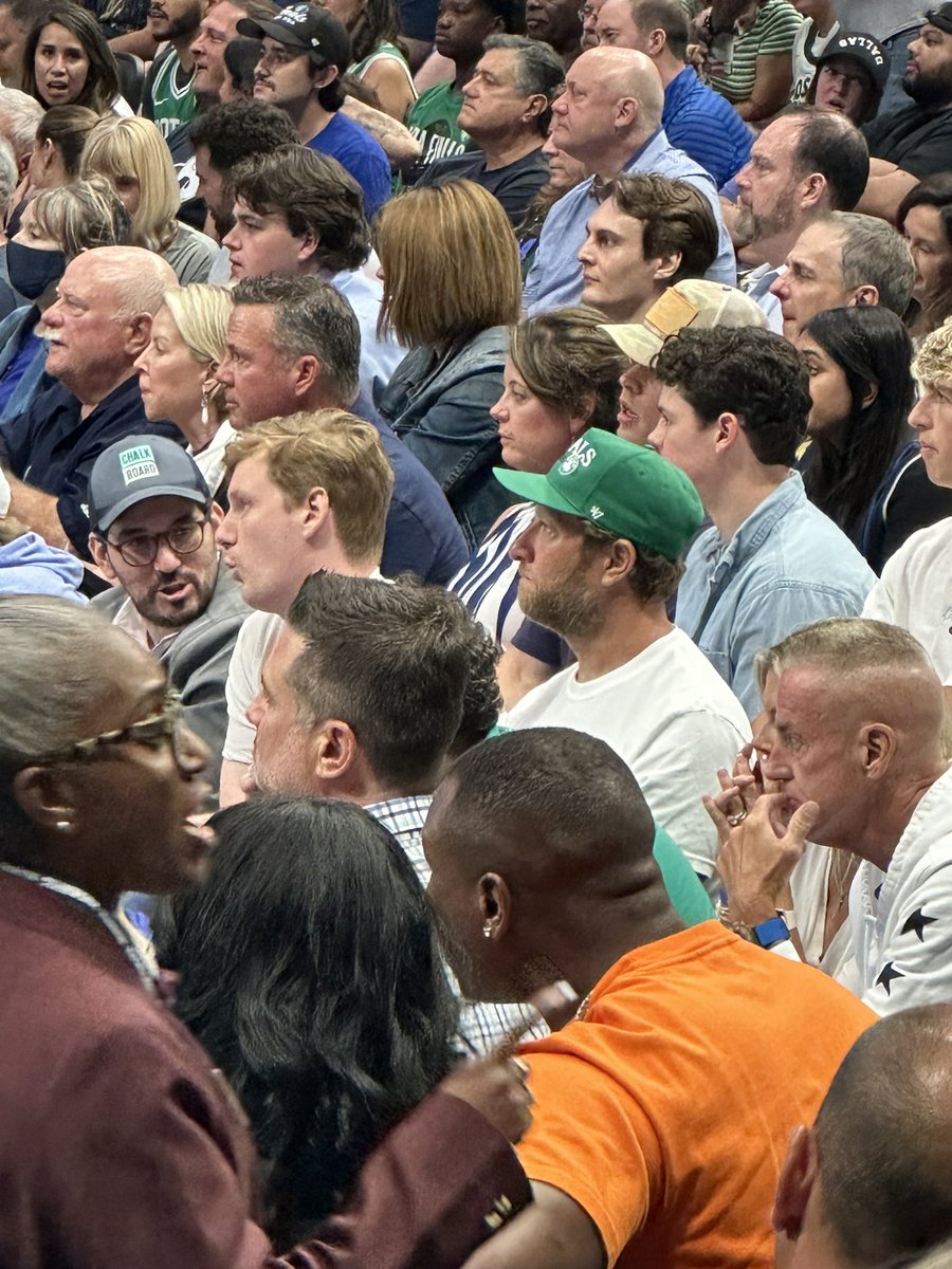 cryptolife83's tweet photo. I like @stoolpresidente but this look makes me happy as a Mavs fan. https://t.co/oVyJqV2KKw