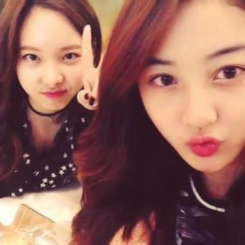 nayeonchart's tweet photo. did we do it?                           yes, we did. https://t.co/jX0IsbMYVn