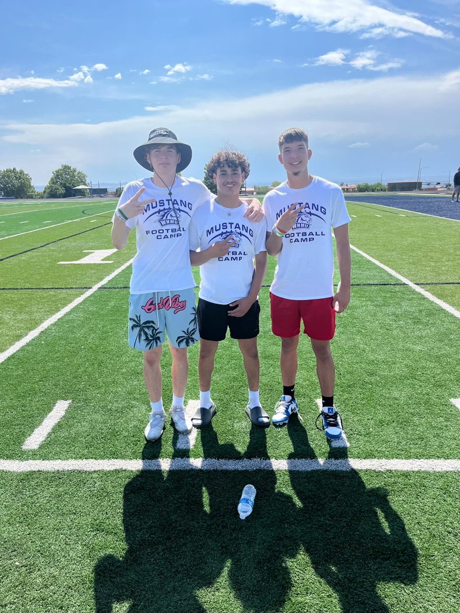 Had a great time at the <a href="/WNMUFootball/">WNMU Mustang Football</a> camp today thank you <a href="/CoachJamesLee_/">James Lee, M.A.</a>  for the person invite! Very grateful and blessed for this opportunity! Thank you <a href="/gavinlutman18/">Coach Gavin Lutman</a> for the WR training and teaching me new skills for the next level!