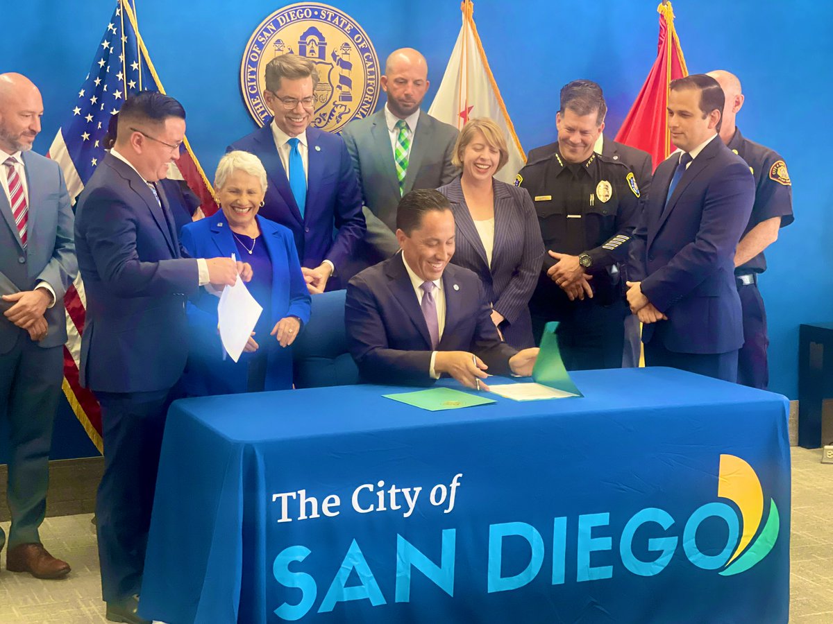 MayorToddGloria's tweet photo. I want to thank the City Council for their partnership in passing the FY2025 #ProtectingOurProgress budget. This represents our shared vision, hard work, and unwavering dedication to making our city the best it can be. Most of all, it ensures we keep moving forward. #ForAllofUs https://t.co/Xe68J327hV