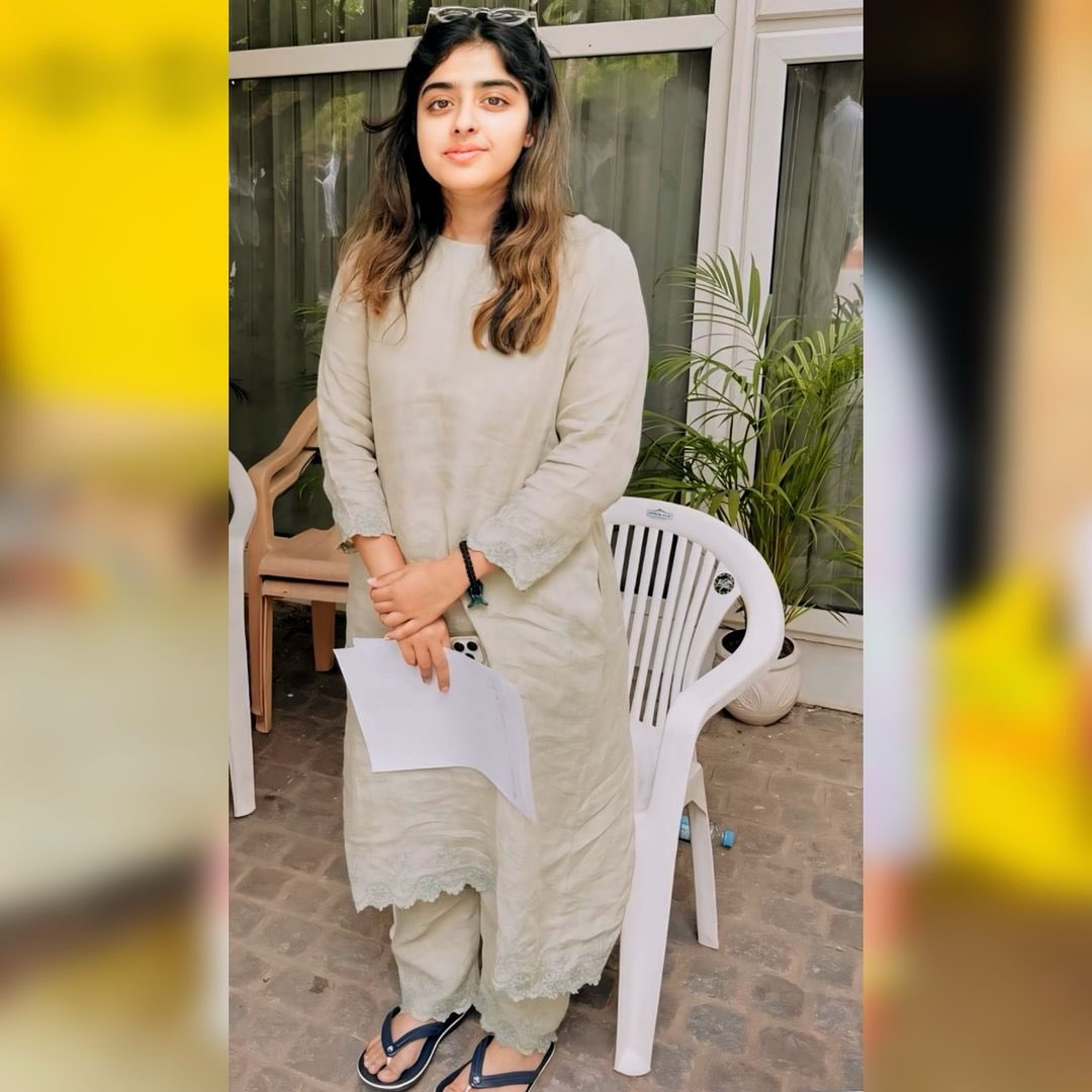 Aadhyayadavv's tweet photo. राधे राधे !! ❤️🌸😇 https://t.co/trMuuxZ443