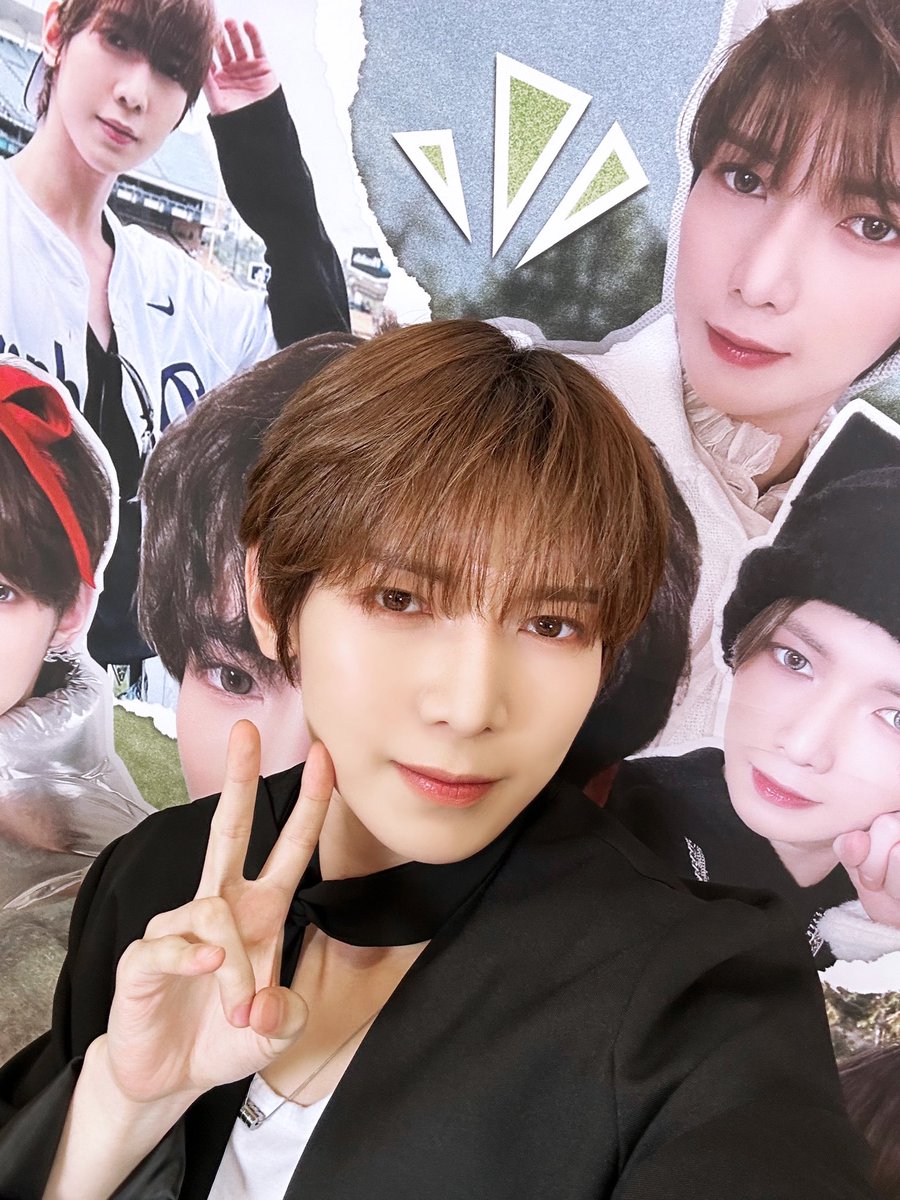 ATEEZofficial's tweet photo. [📷] All about 여상🎂 YouTube LIVE Behind Photo

언제나 에이티니 생각뿐인 여상이의
행복 생일 라이브🥳❤
항상 힘이 되어주는 에이티니 덕분에
햇살처럼 웃으며 앞을 향해 나아가는 중☀✨

#ATEEZ #에이티즈 #YEOSANG #여상
#햇살의_온기를_닮은_여상이의날
#LiketheSunshineYeosang https://t.co/PaFtvVQdF1