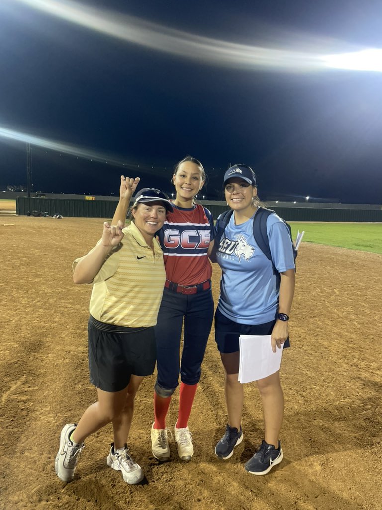 Had a great time at the Central Texas Camp! Got to learn more about the game and showcase my skills. Thank you to all the coaches who came out. I hope to see you watching my team this weekend! <a href="/TAMIU__SB/">TAMIU SOFTBALL</a> <a href="/TamusaSoftball/">TAMUSA Softball</a> <a href="/SEUSoftball/">St. Edward's Softball</a>