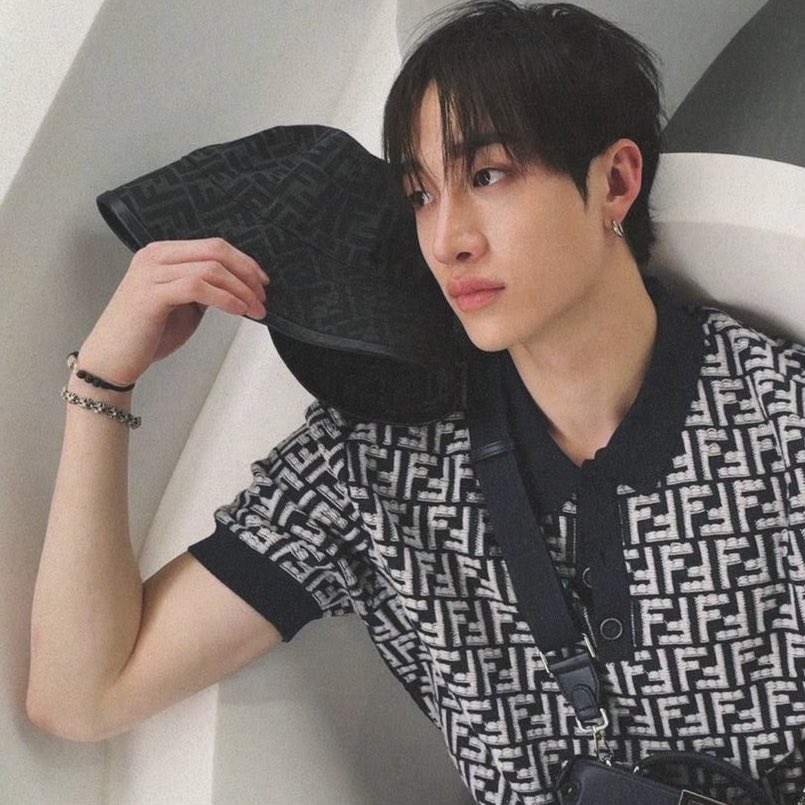 backsdoors's tweet image. no cause what happened here. WHEN DID HE GET SO BUFF