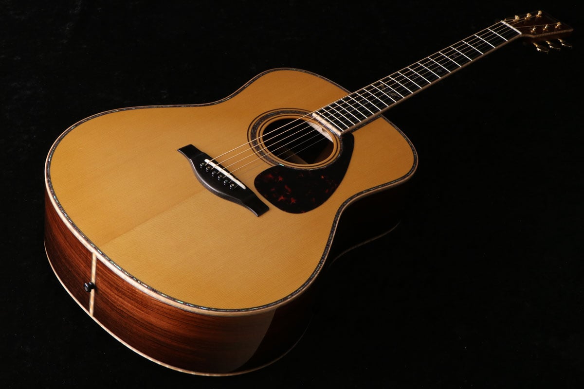 ishibashichamz's tweet photo. 御茶ノ水本店です。

新入荷！
YAMAHA / LL86 CUSTOM A.R.E【S/N 245】【御茶ノ水HARVEST_GUITARS】
https://t.co/ywZQXvvjNo

厳選された木材を使用し、熟練したクラフトマンが作り上げるハンドメイドの極みとも言えるモデル。

#yamaha
#ll86
#アコギ https://t.co/Ruehq24agN