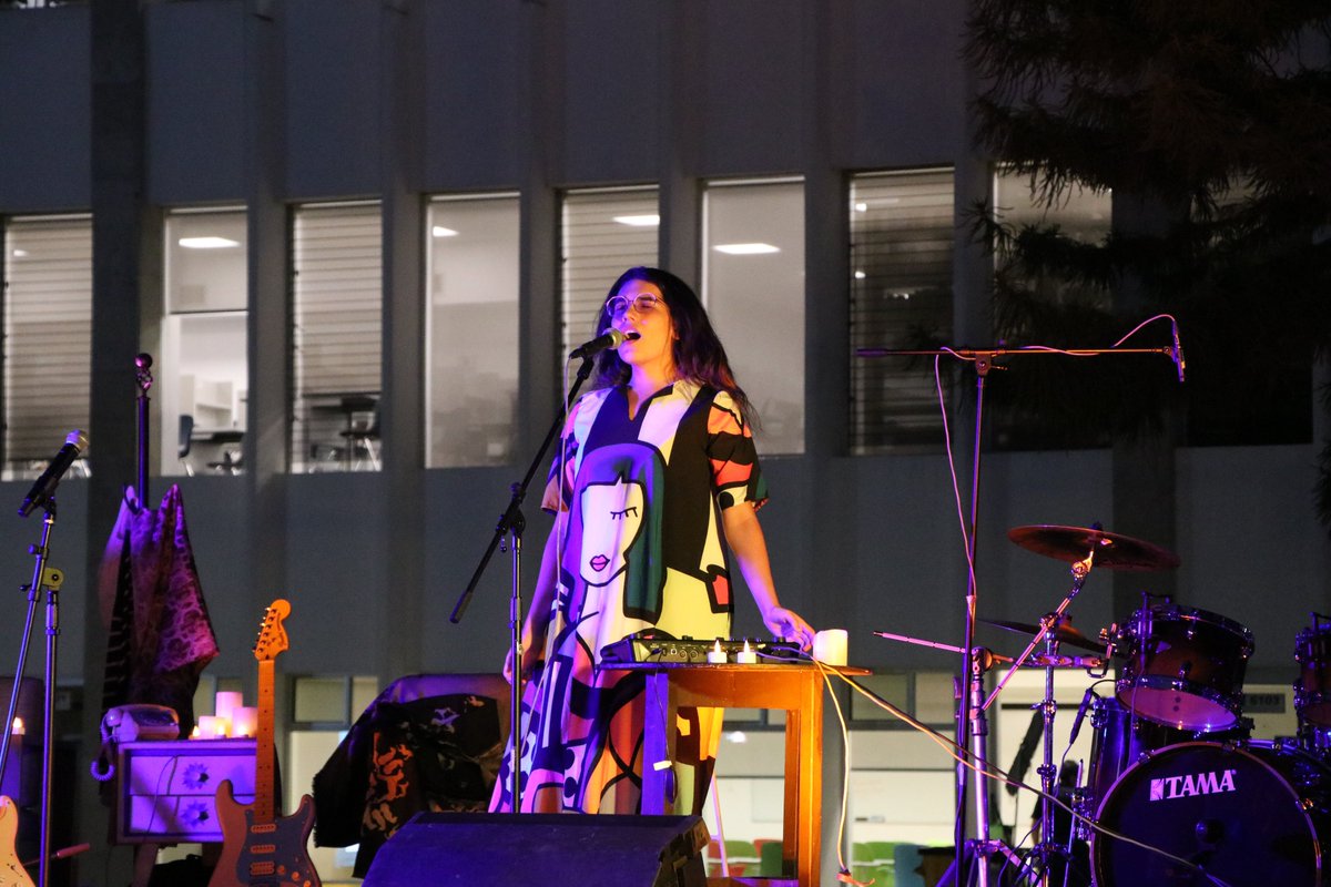 TECcampusQRO's tweet photo. Así vivimos This is Outro: un evento que marca la culminación del semestre para los estudiantes de Licenciatura en Tecnología y Producción Musical 🎤🎶 El público disfrutó de la música producida por nuestros talentosos artistas.
#HazloÉpico #EstudiosCreativos https://t.co/Nuumn1oAiY