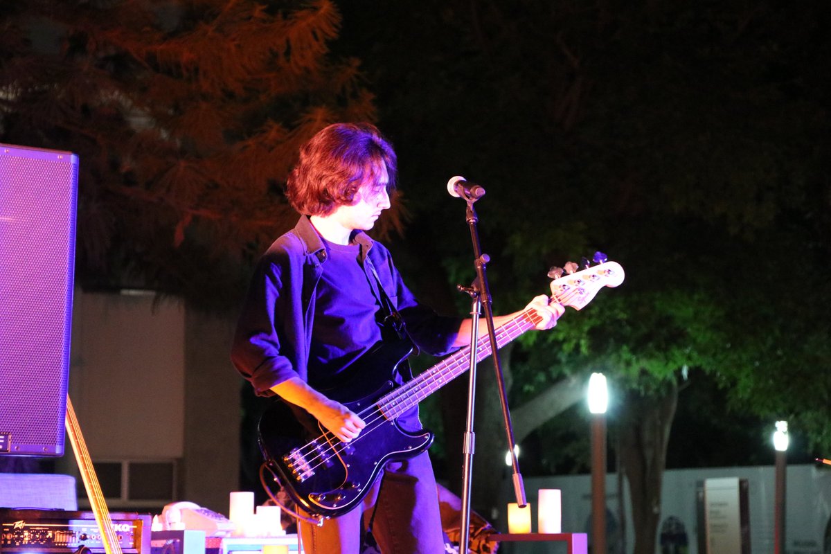 TECcampusQRO's tweet photo. Así vivimos This is Outro: un evento que marca la culminación del semestre para los estudiantes de Licenciatura en Tecnología y Producción Musical 🎤🎶 El público disfrutó de la música producida por nuestros talentosos artistas.
#HazloÉpico #EstudiosCreativos https://t.co/Nuumn1oAiY