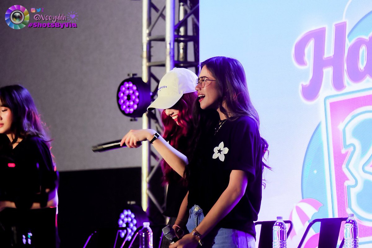 ShotsByViaaa's tweet photo. #HappyBINIDay | #BINI
🗓 06/11/24
📍One Ayala, Makati

@BINI_ph | @bini_aiah | @bini_mikha | @BiniMikhaOFC | @BiniAiahOFC | #TatakStarMagic | #StarMagic | #PPOP | #BiniMikha | #BiniAiah | #ShotsByVia 🙋🏻‍♀️ https://t.co/basJobxJpe