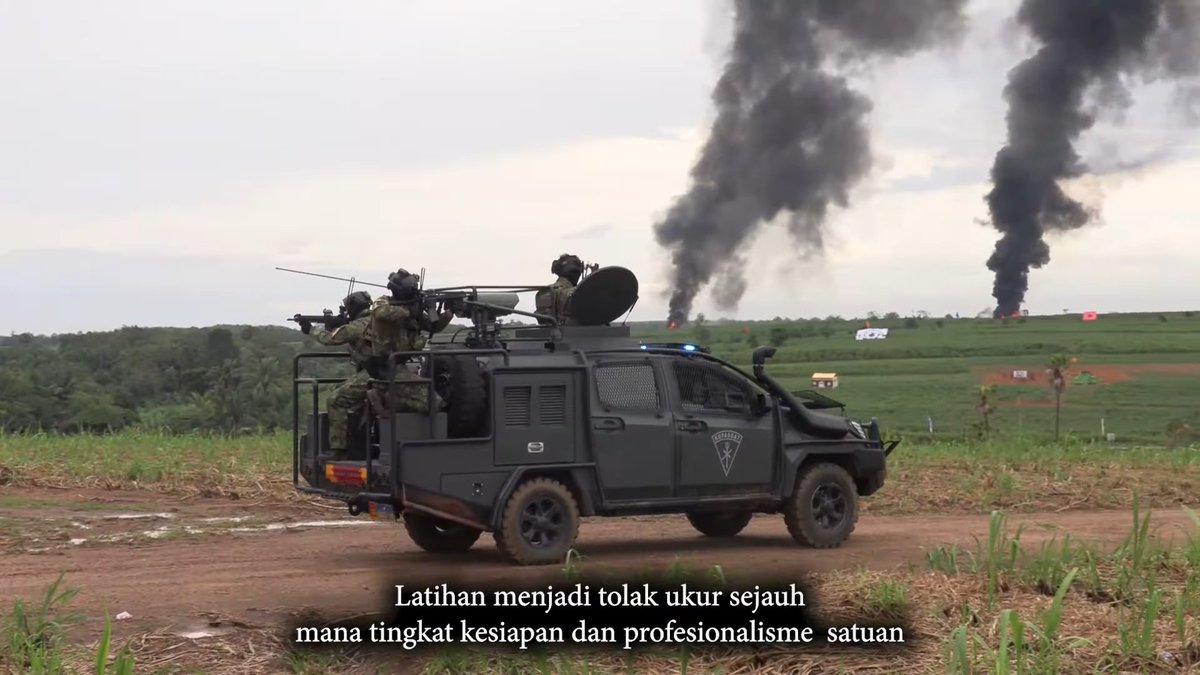 Jatosint's tweet photo. 11/6/2024
Indonesian Air Force #TNIAU Ground Forward Air Controllers #GFAC directing F-16 and Hawk 100/200 air strikes during an exercise in Lampung, South Sumatra
📸 TNI AU / Kopasgat https://t.co/UZUWGWjOeD