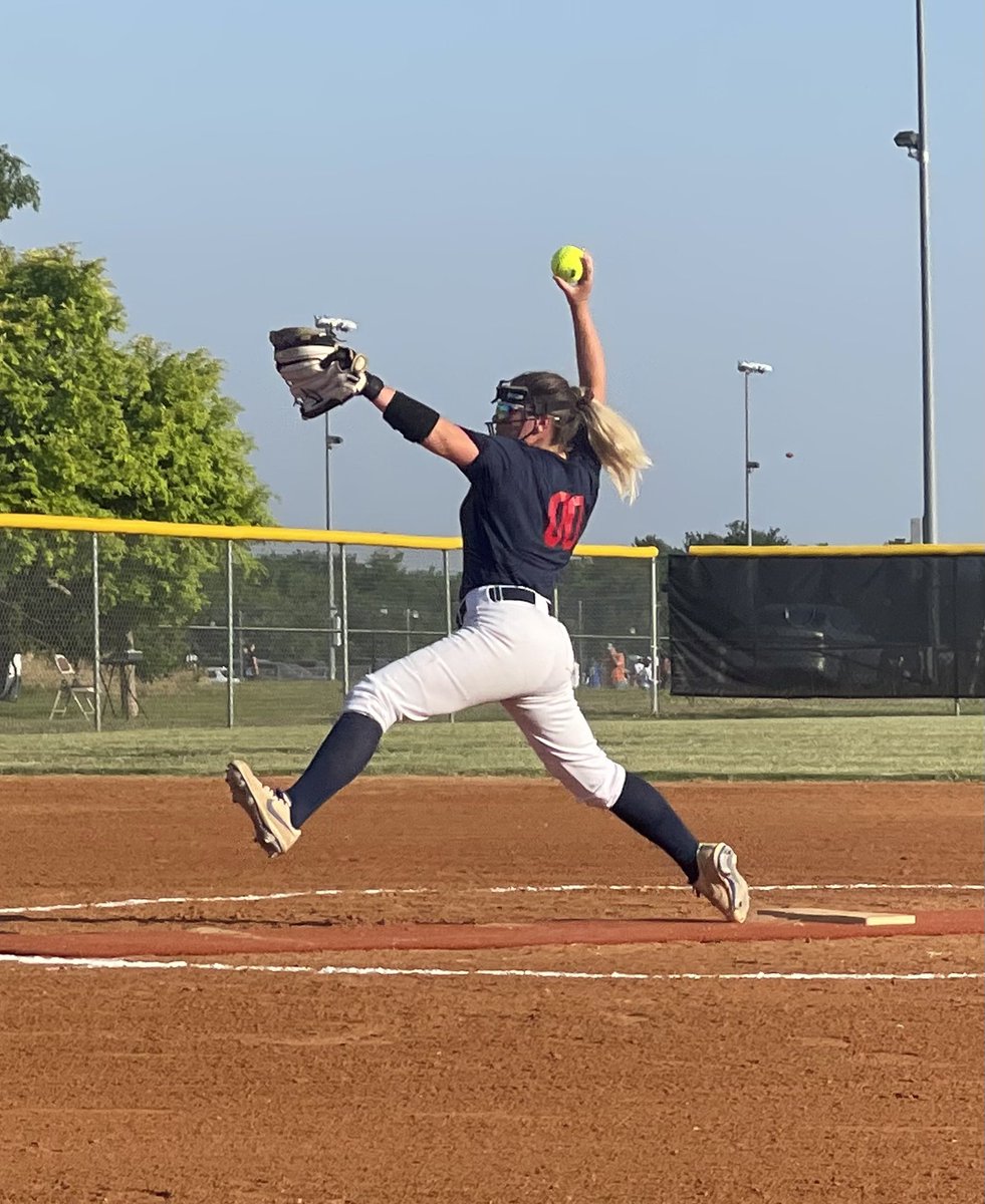 Pitching in the <a href="/USSSA/">USSSA</a> state tournament, with my squad Tribute ‘06! Let’s go ladies!
