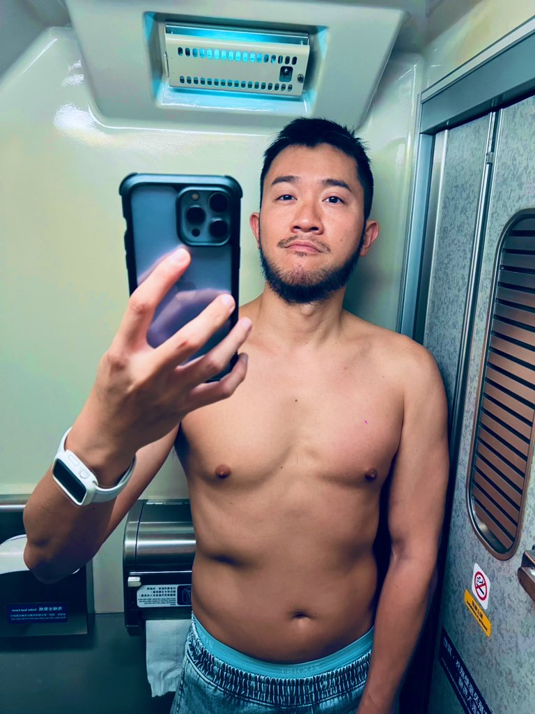 Gay搭乘運輸工具的必備照