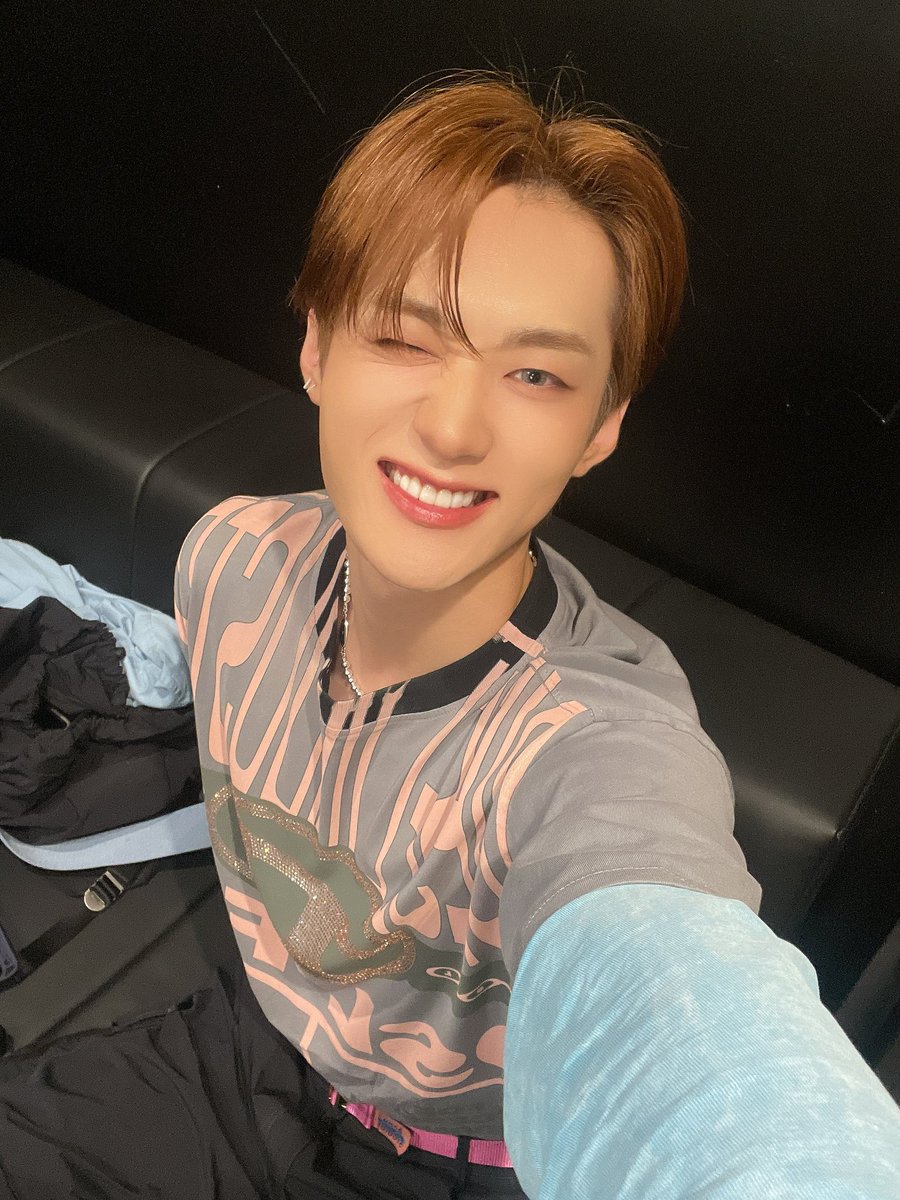 by_verivery's tweet photo. [#용승]       

✨Thank you NEW YORK🇺🇸

#YONGSEUNG #베리베리 #VERIVERY https://t.co/1BawIsoim8
