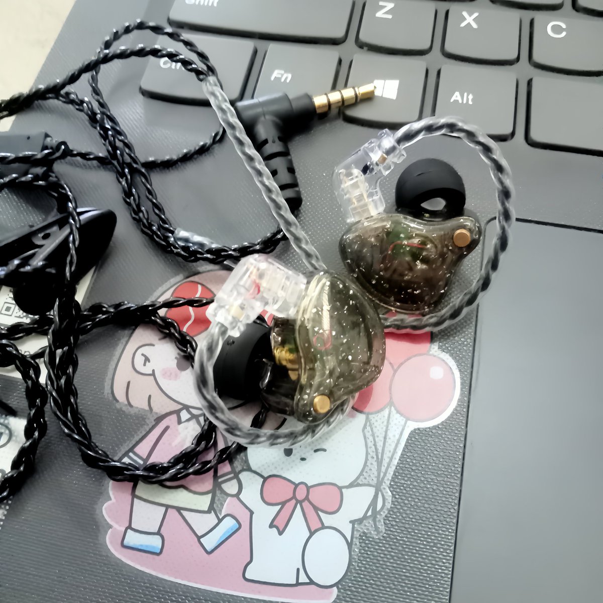 ryhnd00y's tweet photo. #ryview Earphone
Thankyuu buat warga x yg udah rekomendasiin earphone ini. Suaranya clear banget kiri-kanan. Udah dapet sama 1 set silicone eartips.
Aku CO pas 5.5 sekalian sama pouchnya jadi dapet segini👇👇
📌https://t.co/5dyt0Q8vRq
📌https://t.co/7hoHZyCfxW (pouch random yaa) https://t.co/6RrORO6nZW
