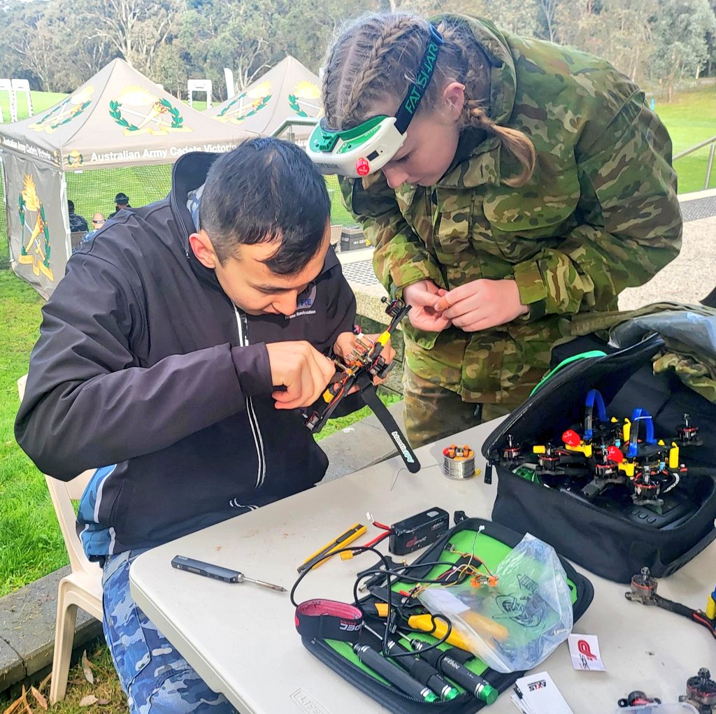 AUADRT's tweet image. It's time to qualify for the 2024 #DroneRacing #Nationals!
Our @DefenceAust qualifier kicked off today at Simpson Barracks, #Watsonia with pilots from the @AustralianArmy, @AusAirForce and #AusArmy Cadets competing for a place to represent #YourADF in #Townsville!
#SendIt!