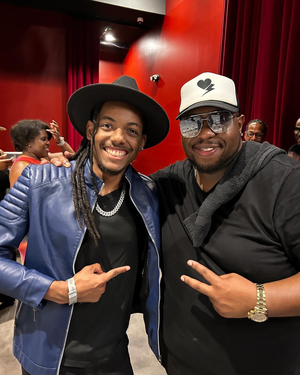 WNOZ953's tweet photo. WNOZ New Orleans Smooth Jazz 

Was awesome kicking it with @bigmike2987 after the Boney James show! They put it down! 🔥🔥🔥@lemekmusic https://t.co/cHhun9tnhA