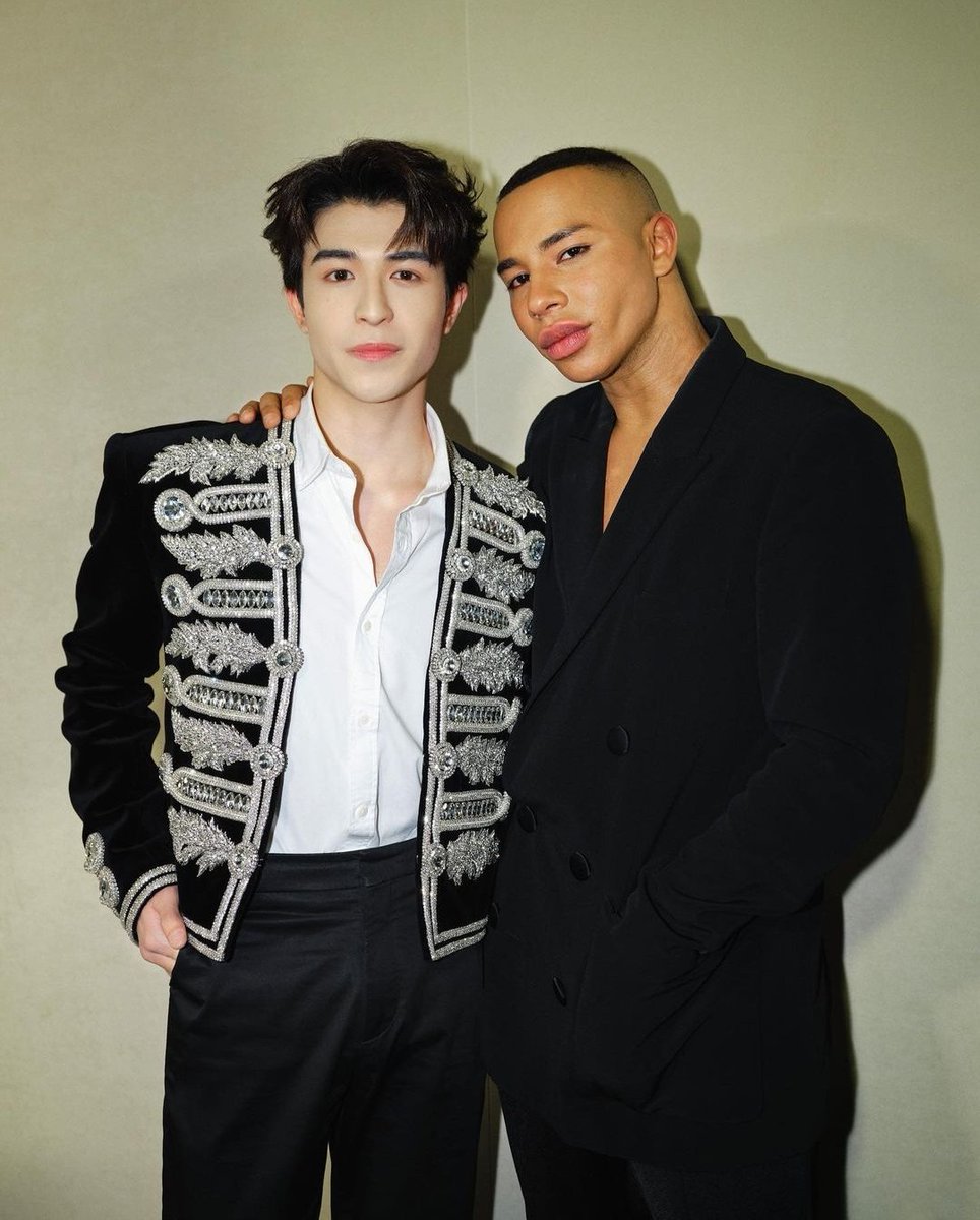 Sea_star__j's tweet photo. อยากฟังน้องแพทเล่าถึง ตอนรับตำแหน่งเป็น Brand friend of BALMAIN คนั้งที่ไป Paris fashion week ค่ะ แถมได้ถ่ายภาพคู่คุณโอลิเวียด้วย 🥰🥰🥰
PATRICK BALMAIN PFW
#PatrickxBalmainFW23
@patrick_pppat @Balmain
#PatrickXBalmain
#ParisFashionWeek2023
#PFW23 #PatrickFinkler https://t.co/T5Hkuc9KSy