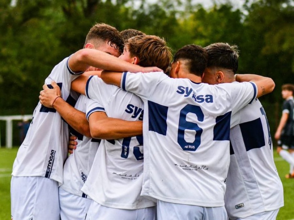 ¡Arrancó la jornada de Juveniles en Estancia! ⚽️

Seguí el partido desde el Canal Oficial del Club
📺 youtube.com/@gimnasia_ofic…

#DaleLobo #FábricaDeJugadores