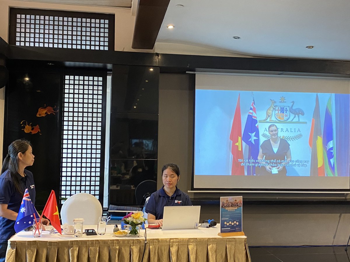 PAPI_Vietnam's tweet photo. Pleased to connect wt @Aus4Skills to share our PAPI-PWD survey results at today’s event. With support from @AusAmbVN we at @UNDPVietNam have been able to expand our annual PAPI to be inclusive of PWDs in a separate module to consult PWDs on how they experience local governance. https://t.co/B5cjIH7Ayw