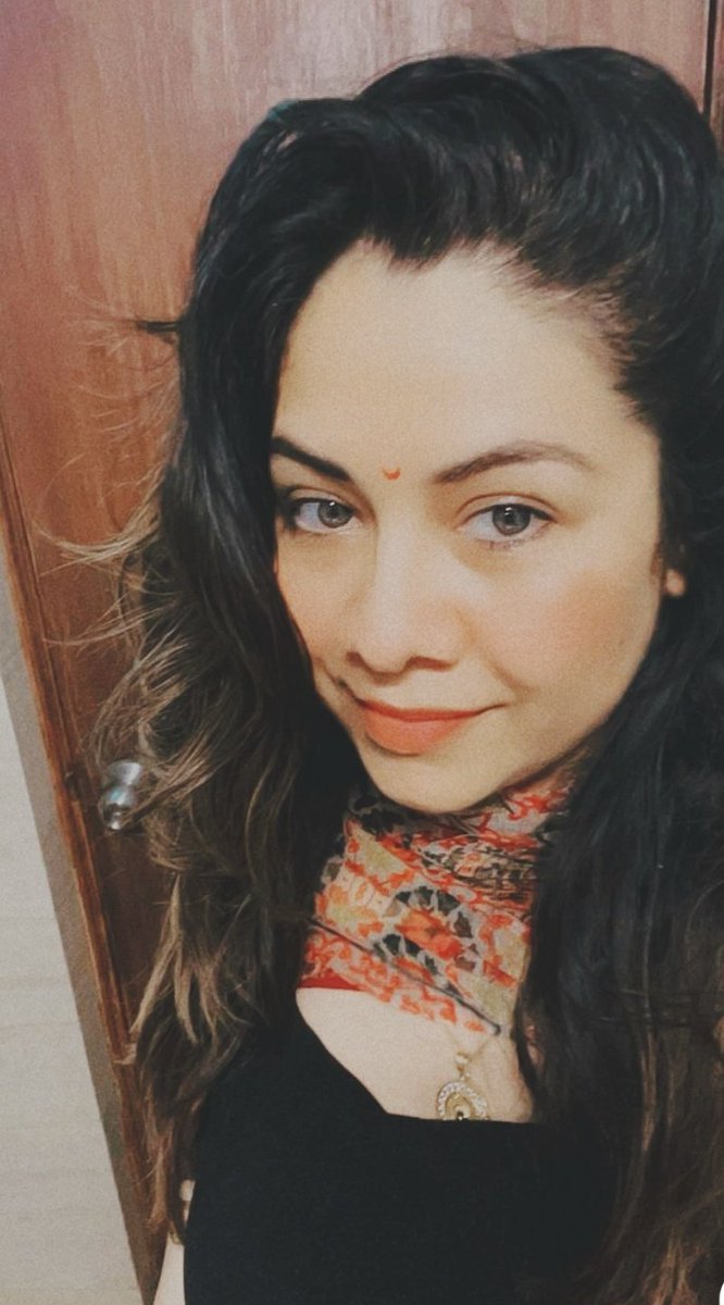 Supreetshine's tweet image. A touch of tradition.
#Bindi elevates the look 

❣️🌠