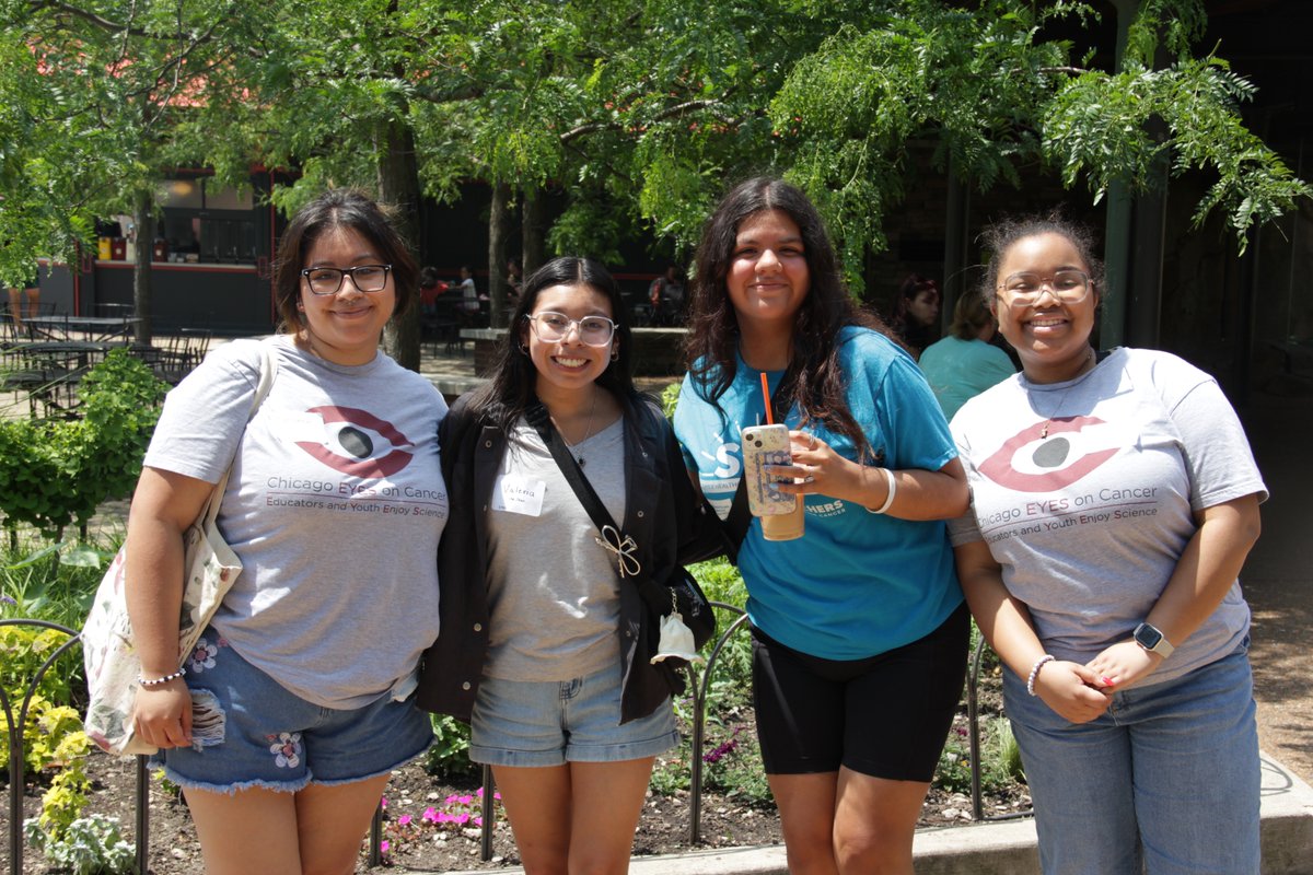 UCCancerCenter's tweet image. Huge thanks to Dr. Katie Cronin and team @lincolnparkzoo for teaching our summer trainees about research on animal behavior, animal welfare, and animal cancers. Perhaps a future veterinary oncologist in the group? #ChicagoEYESonCancer #ACS_DICR #researcHStart