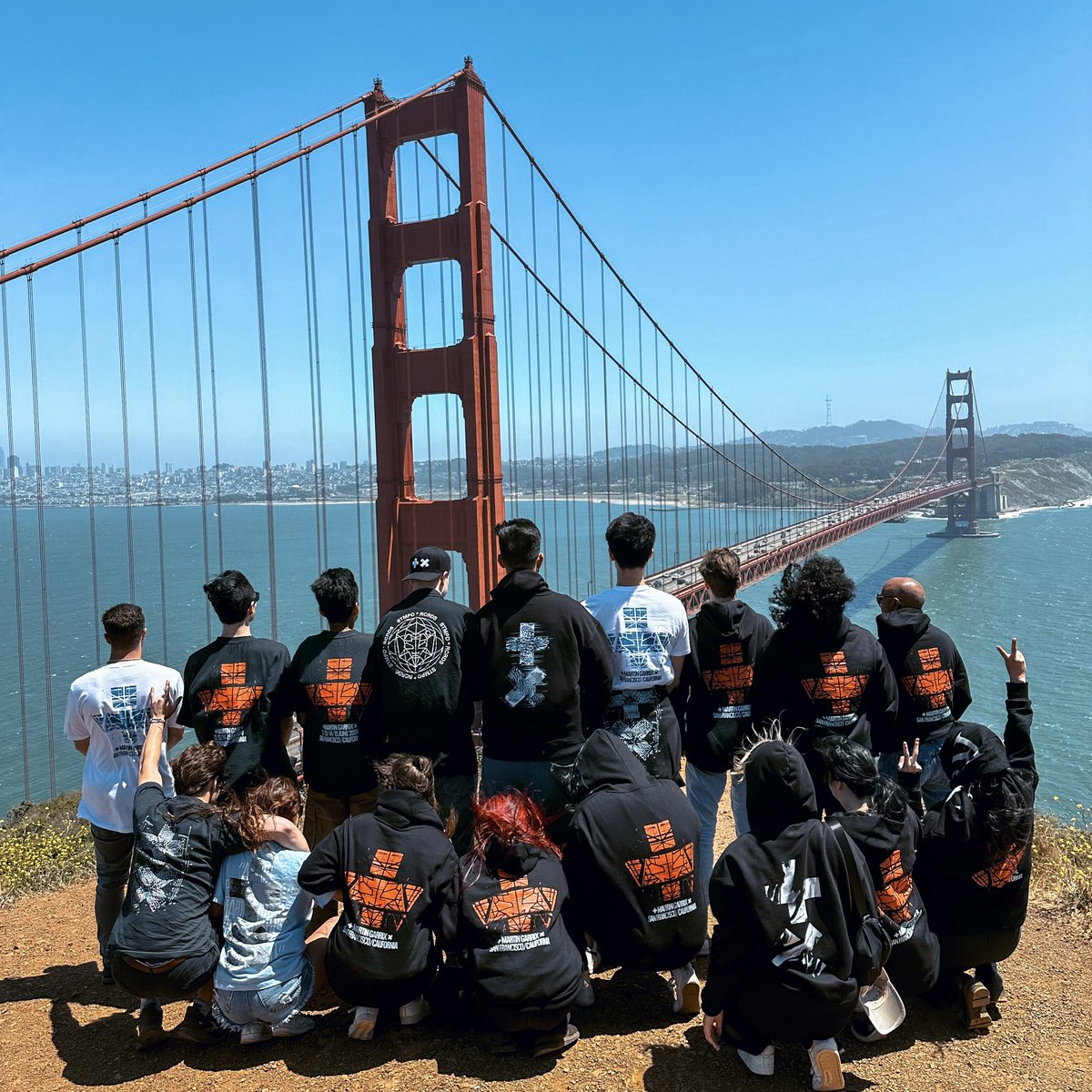 Garrixrocks's tweet image. #AdeChat takes over San Francisco! 🌁

📸: @111jvs #martingarrix @MartinGarrix