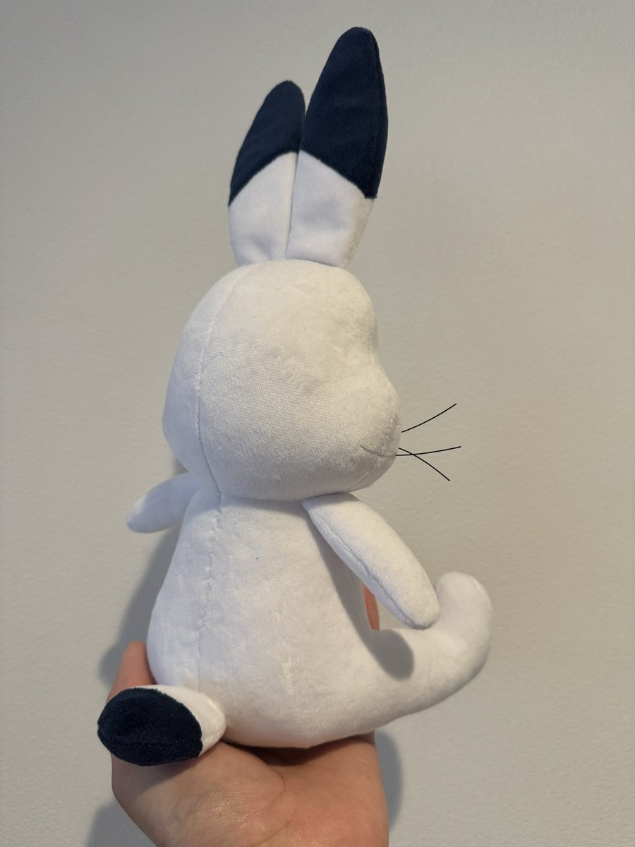 ぬいぐるみ　メンメ（通称）　みんなで使うコメント用です！ 参考までに斜め後ろからと、前回のぬいぐるみキーホルダーとの比較も