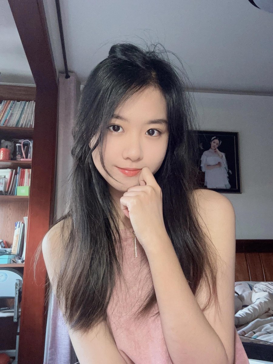 小扇引微凉，悠悠夏日长。 https://t.co/KEX6WBwtMM