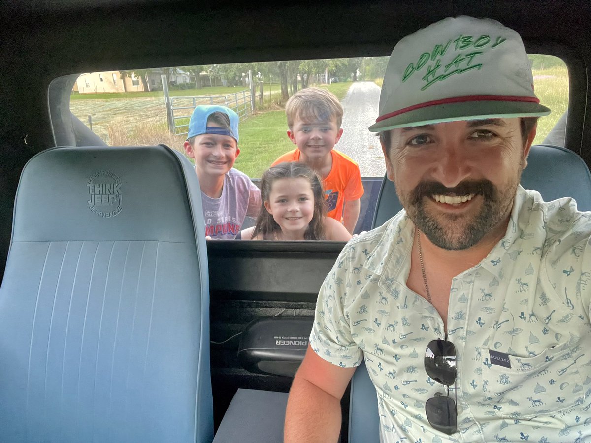 CorbinYoungFCA's tweet image. Her name is “Legacy.” 

My Dad’s 1982 #CJ8 #JeepScrambler is a rare treasure and family heirloom. Nothing beats cruising the backroads of Paradise in Pop’s @Jeep just like when I was 16.