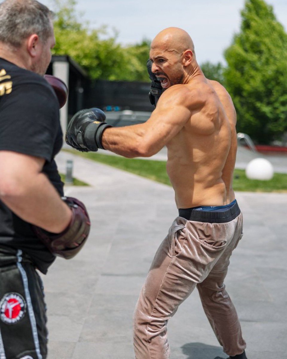 Brokey_16's tweet image. Work hard today $Brokey