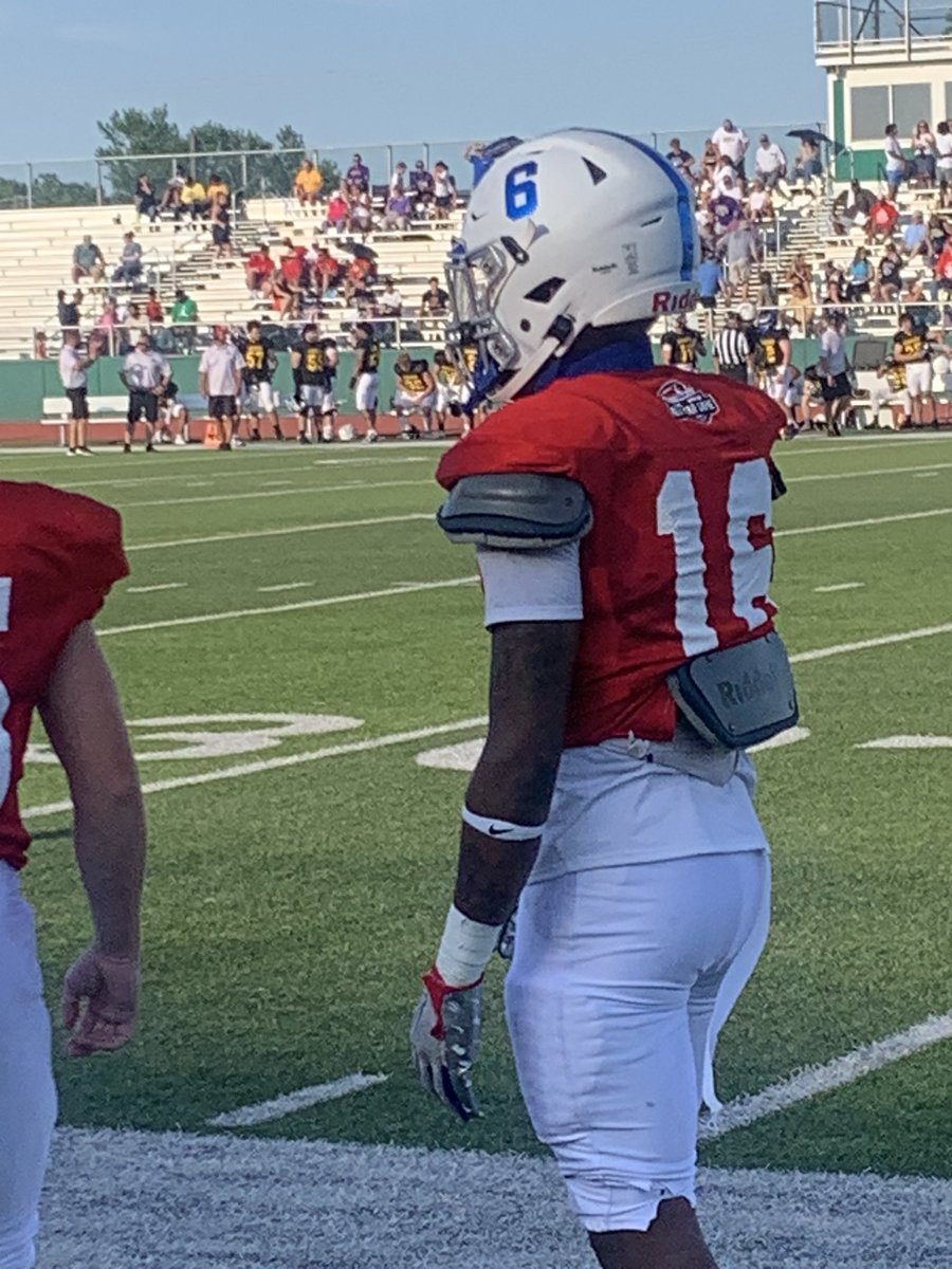 Sabres_Football's tweet photo. Was awesome seeing Jayden Gordon represent Sumner Academy in the GKCFCA All-Star game.  Congrats to the Kansas team on their 34-28 victory.  Shout out to the current Sabres who came out to support. #4theacademy #swordsup https://t.co/wNDHRXRkTZ