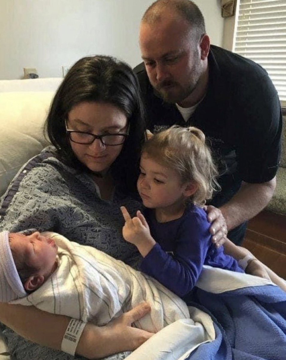 CJVMKDRoffical's tweet photo. Percy when I was born probably (he knew he’d never be mothers favorite) @PFVMKdeRolo https://t.co/9IOmvxXxqn