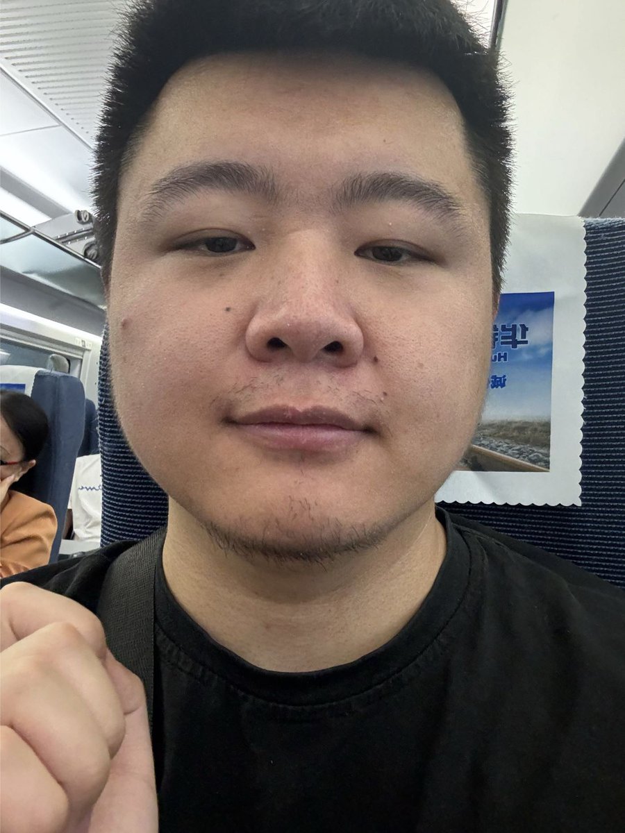 lxg0m's tweet image. 本人照片，有猴1看上吗