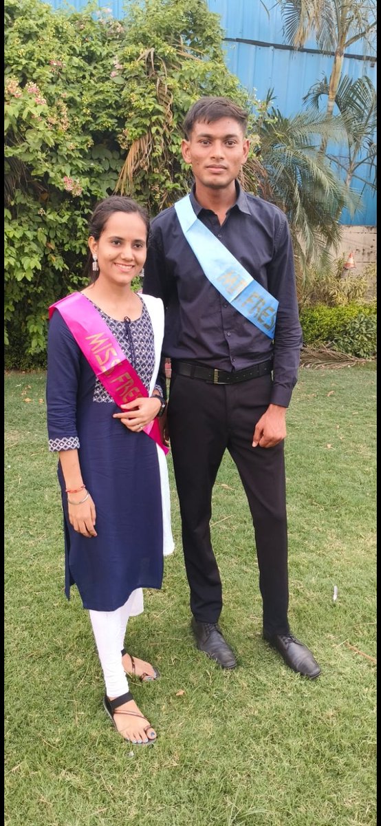 Vetrewa's tweet photo. सीनियर जूनियर की परंपरा का निर्वाहन करते हुवे Batch 21-22 द्वारा Batch 22-23 को फ्रेशर पार्टी दी गयी।
मिस्टर फ्रेशर हरिओम पाटीदार रहे और मिस फ्रेशर आयुषी दुबे रही।
सभी ने साथ मिलकर लंच किया। सीनियर्स द्वारा जूनियर्स को गिफ्ट प्रदान किए गए।

@icarindia https://t.co/0HG44vXnXa