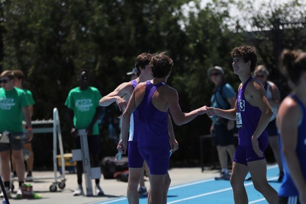 We send a hearty shout out to Downers Grove North boys for winning the Nike Outdoor Nationals 4x800 relay- 7:40.71!! Chicago Payton takes 5th- 7:52.30. More on this in the recap later! #NON
