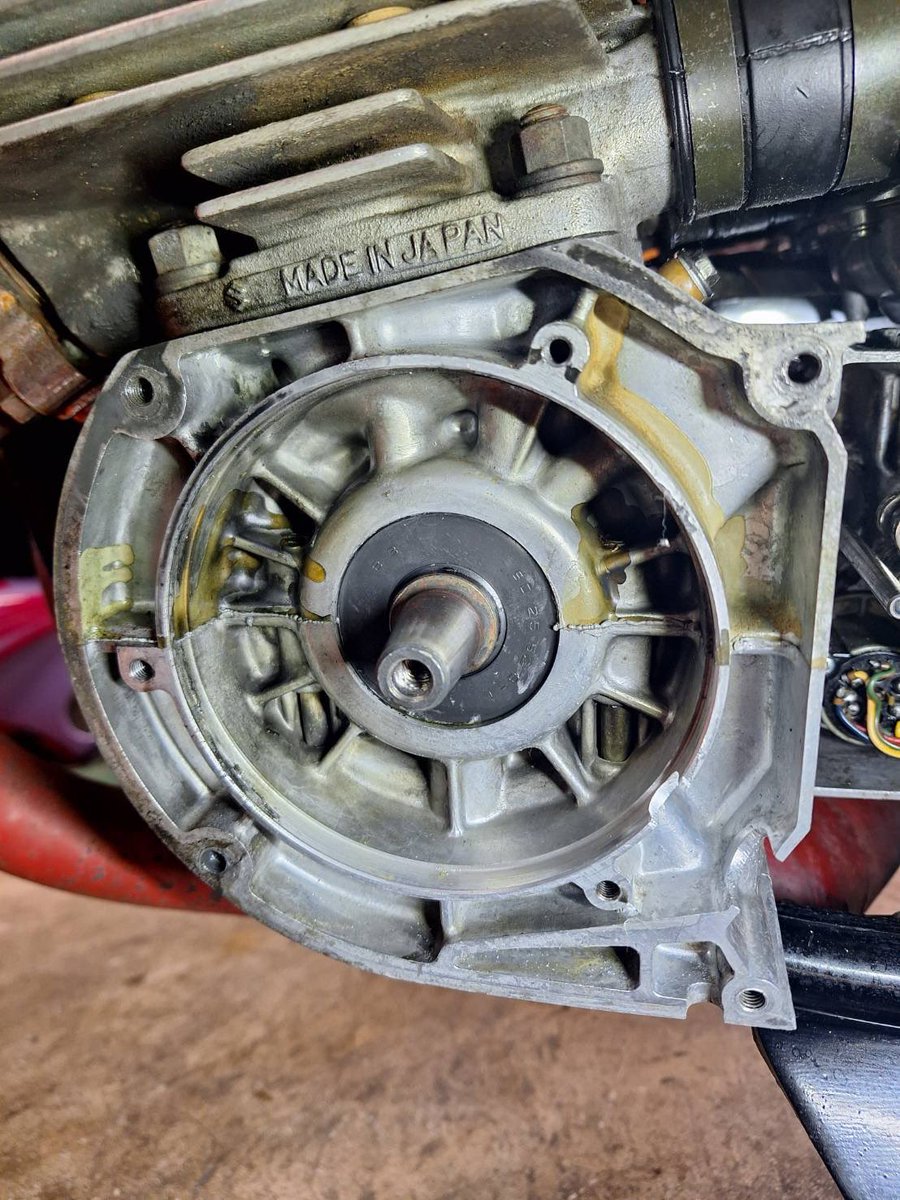 gt380cbx400's tweet photo. GT380フライホイール化
レギュレータ+レクチャセット

電圧安定
強化型なので長持ち
軽量もされてるので
クランク軽くなり回りが良くなります
レスポンスも良くなりました

スズキの電圧の不安がなくなりましたよ😏
買って正解の商品だと思います！
気になる方はDMでもコメントでもください😙 https://t.co/QSZuaHif1e