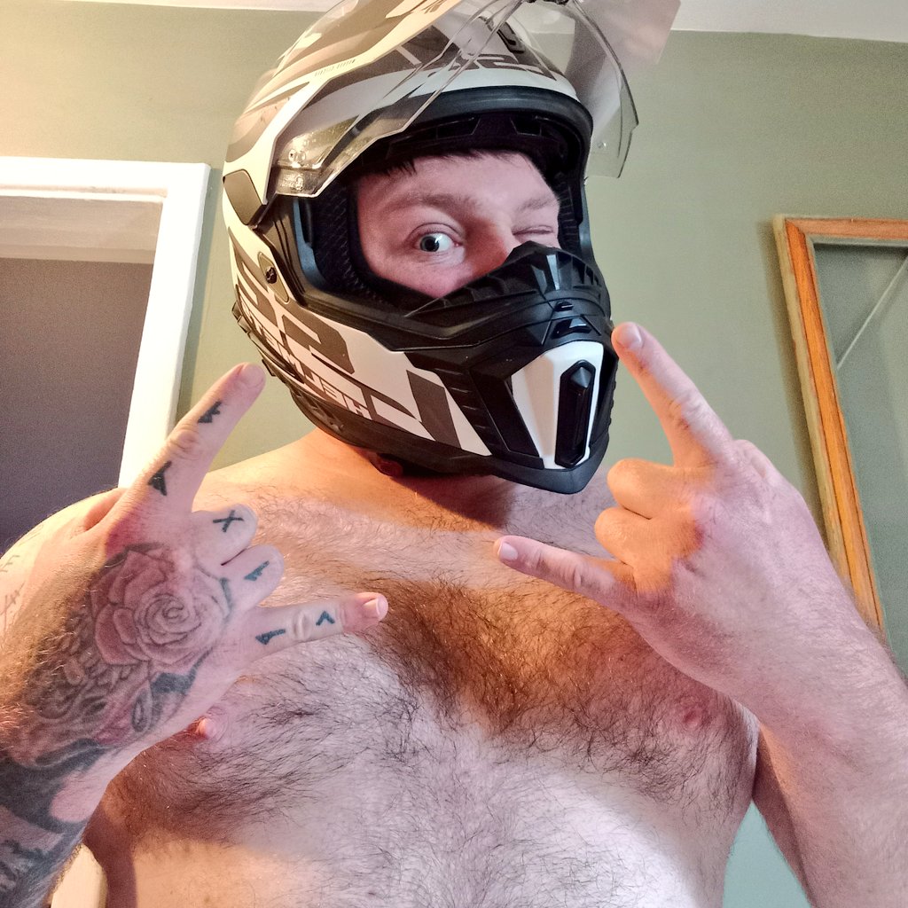 Happy Saturday, my dudes. I hope you have a crazy weekend x

Little rev to all my biker friends, I have a biker Telegram channel that I'm trying to bring life to. If you fancy checking it out, please DM me here and I'll get you added.
No hard feelings if you wish to leave 😊
