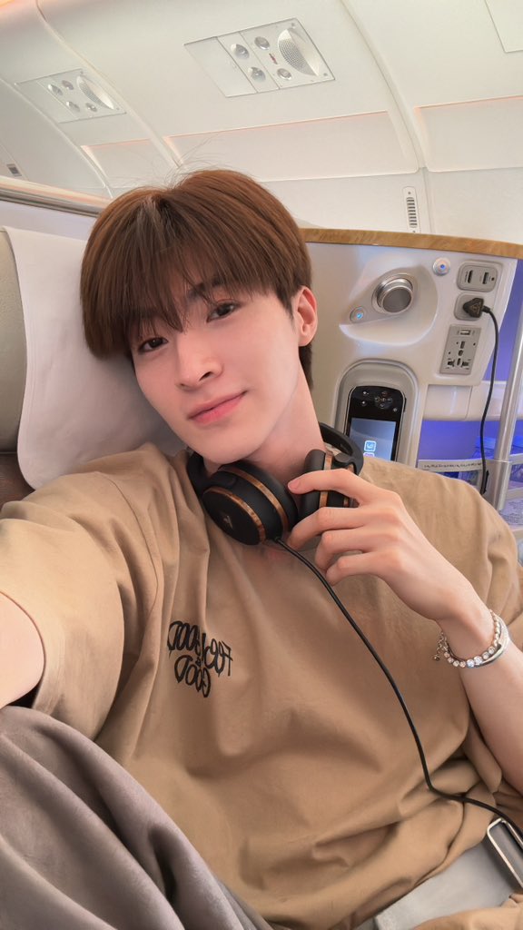 Bluepongtiwat tweet media